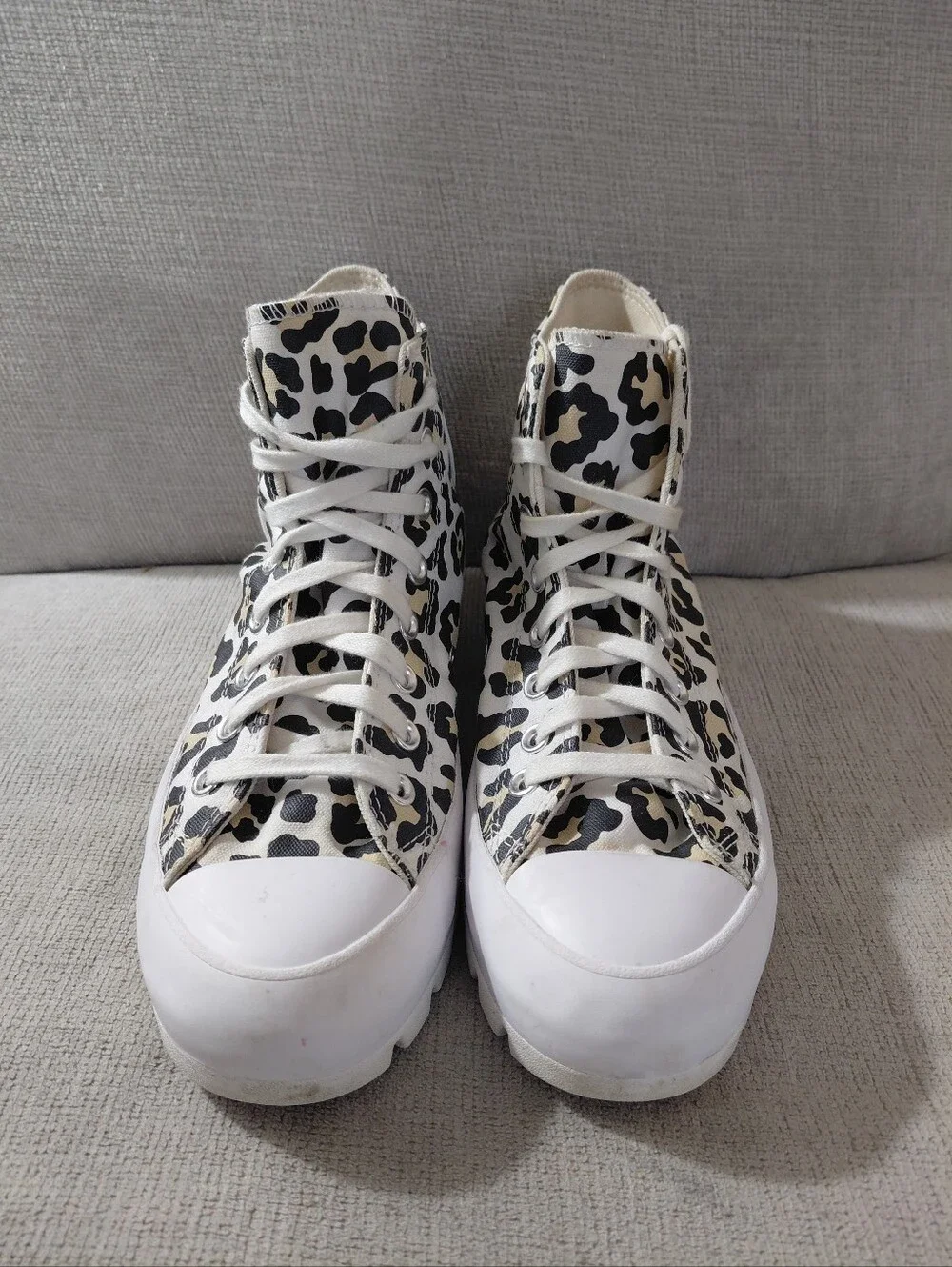 Converse All Star Leapord High Top Lug Sole Sneakers Women's Size 9